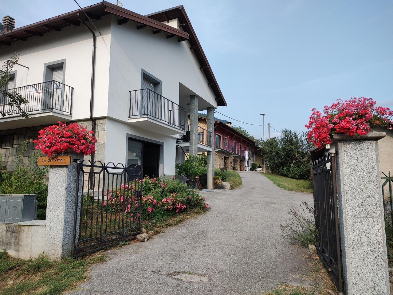 Ca' Dei Vescu - Per Vacanze Holiday home Demonte